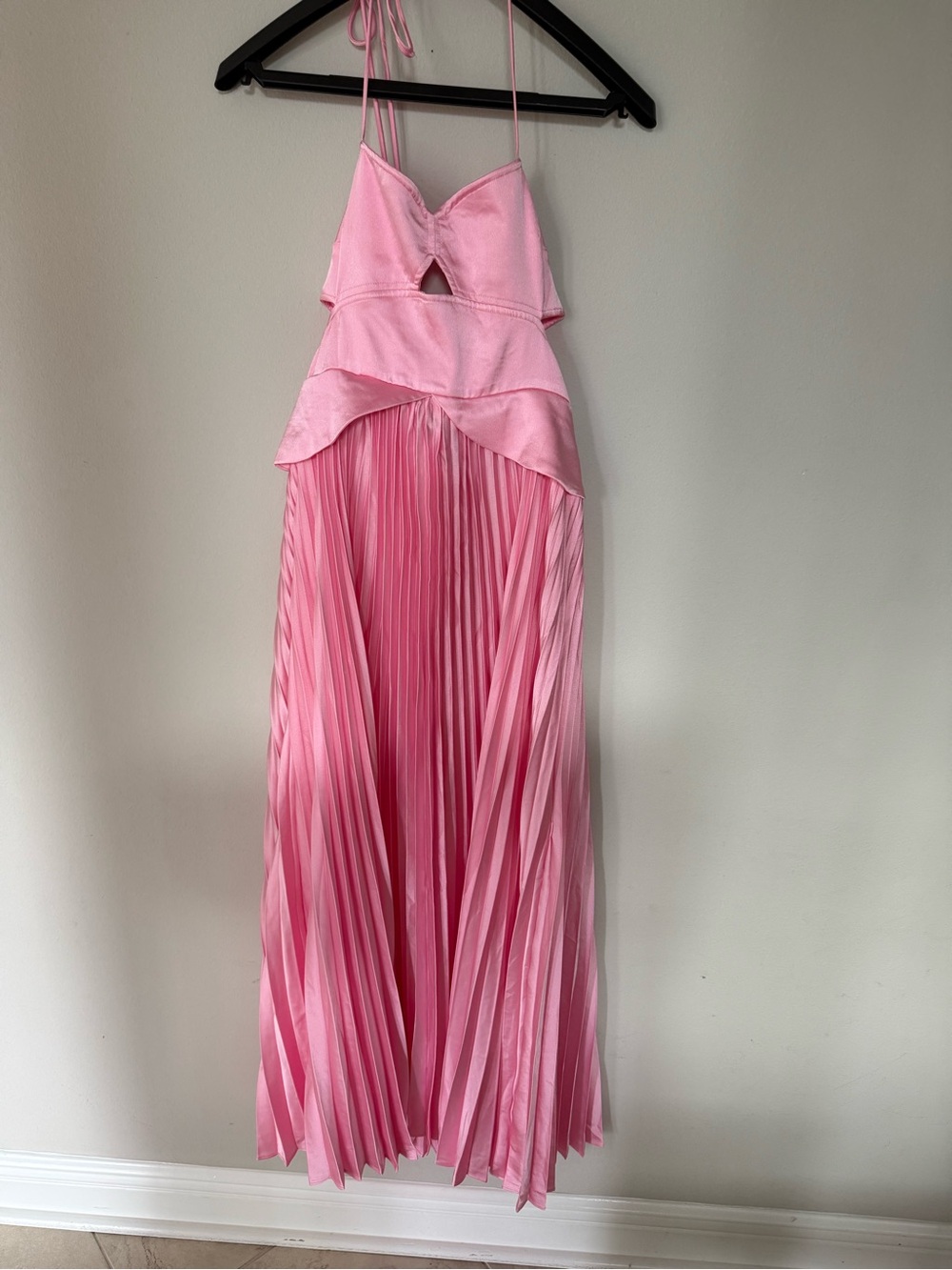 Showpo Shay Maxi dress - Picture 2 of 6